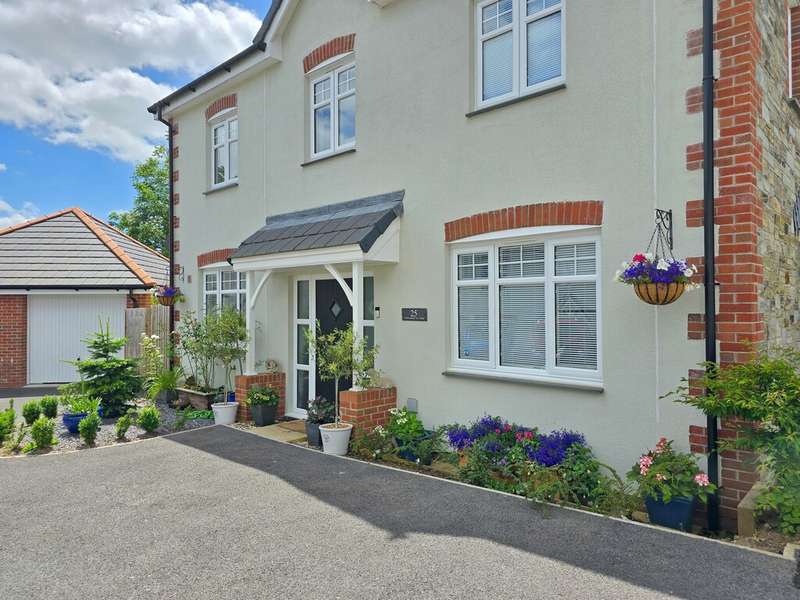4 Bedrooms Detached House for sale in Tavistock, Devon, PL19