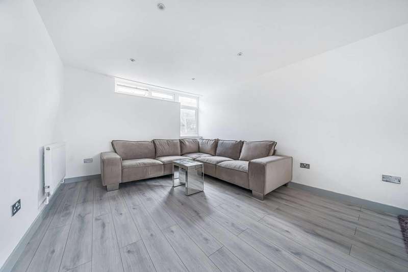 5 Bedrooms House for sale in Broomfield, Walthamstow, London, E17