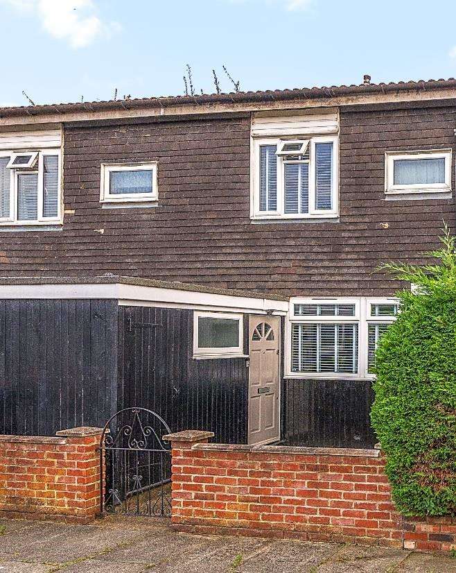 3 Bedrooms Terraced House