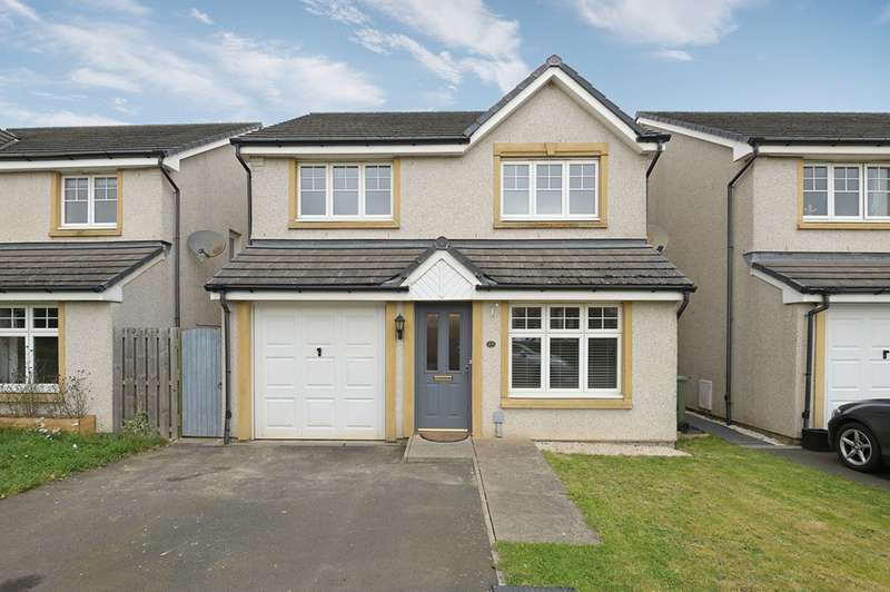 5 Bedrooms Detached House