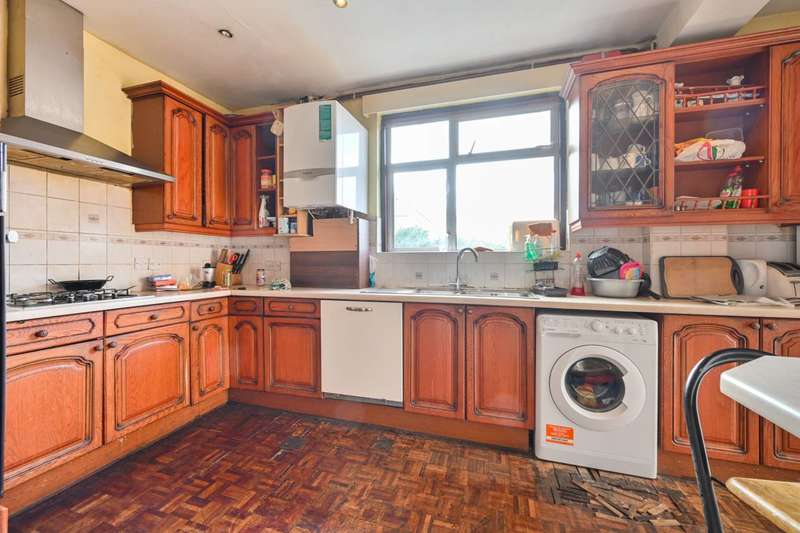 6 Bedrooms Semi Detached House for sale in Park Lane, Wembley, HA9