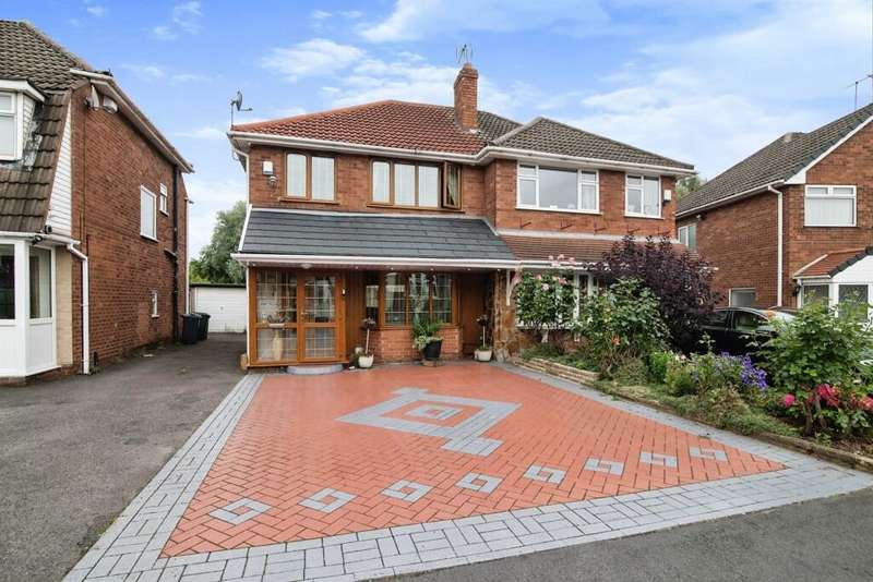 3 Bedrooms Semi Detached House for sale in Kelverley Grove, West Bromwich, B71