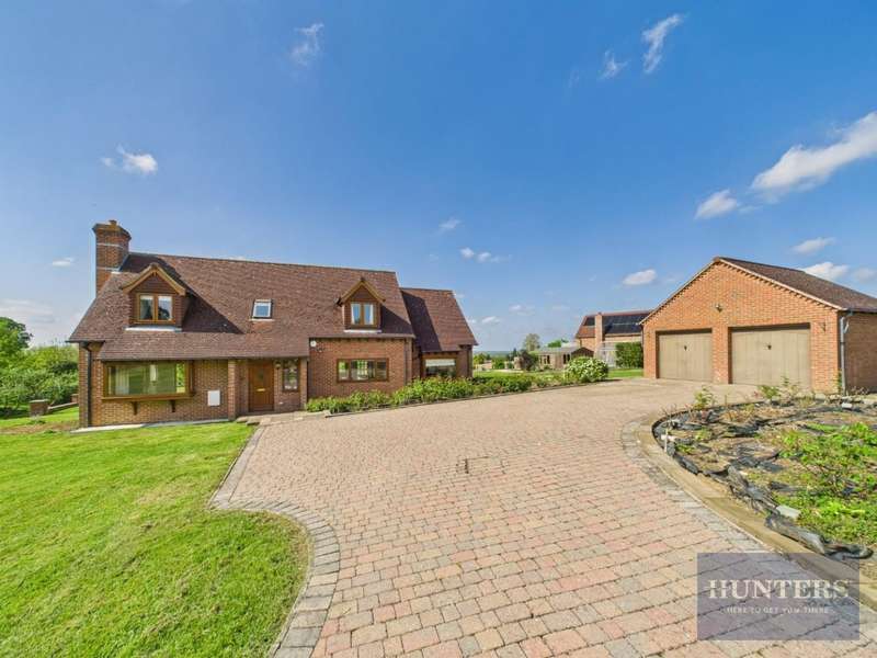 5 Bedrooms Studio Flat for sale in Green Lane, Churchdown, Gloucester, GL3
