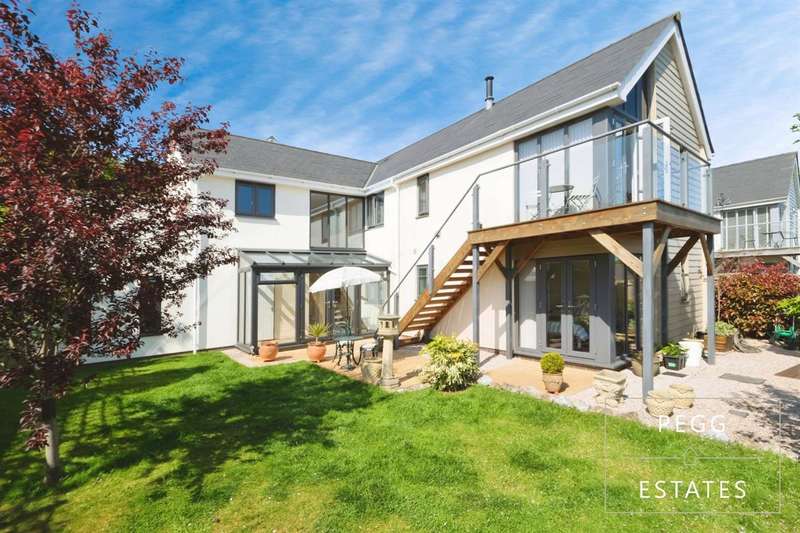 4 Bedrooms Detached House for sale in Welsury Road, Torquay, TQ2