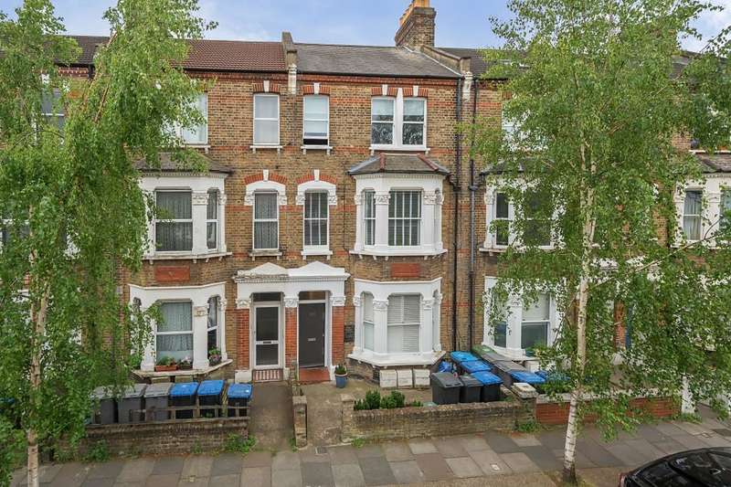 2 Bedrooms Flat
