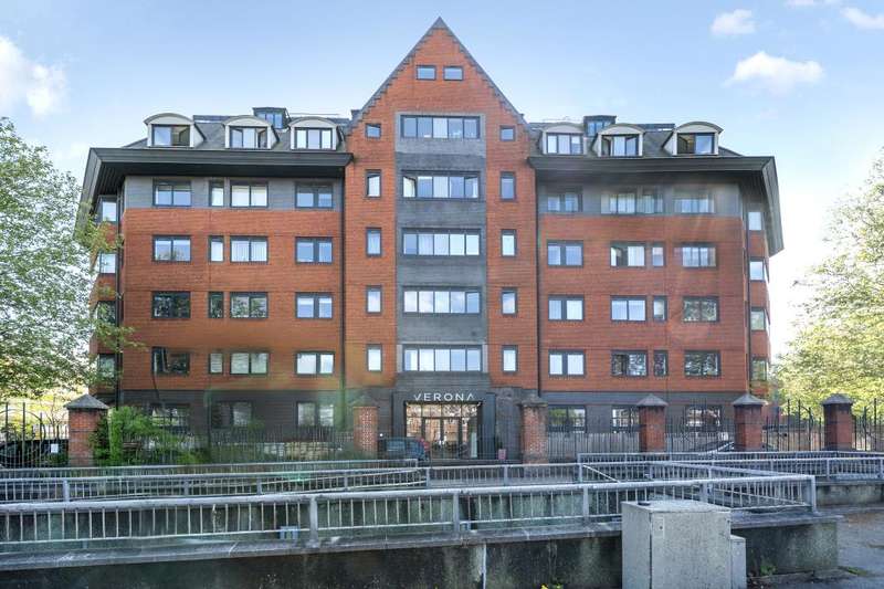 2 Bedrooms Flat for rent in Slough, Berkshire, SL1