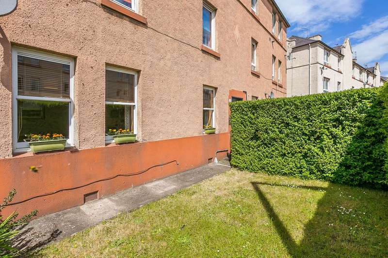 1 Bedroom Ground Flat for sale in Stenhouse Avenue West, Edinburgh, EH11