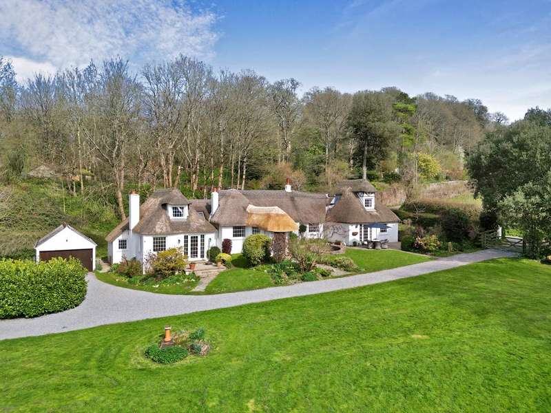 5 Bedrooms Property for sale in Chudleigh, Newton Abbot, TQ13