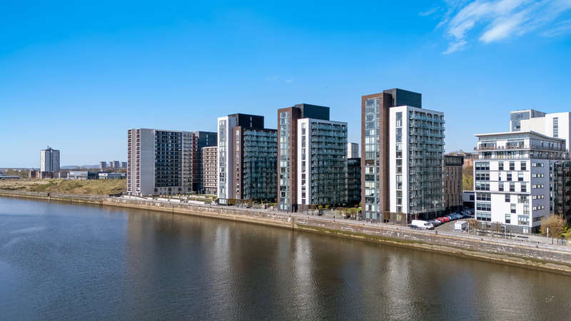 1 Bedroom Flat for sale in Meadowside Quay Walk, Glasgow Harbour, G11