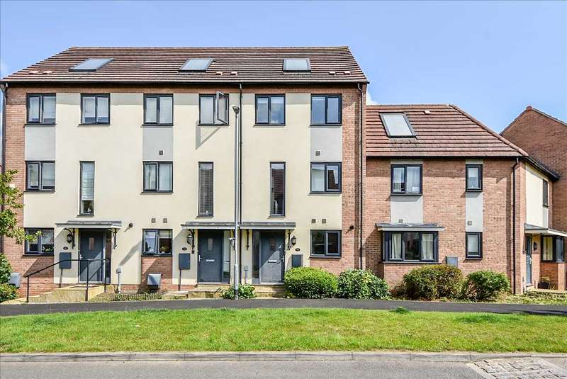 4 Bedrooms Terraced House for rent in Neptune Road, Wellingborough, NN8