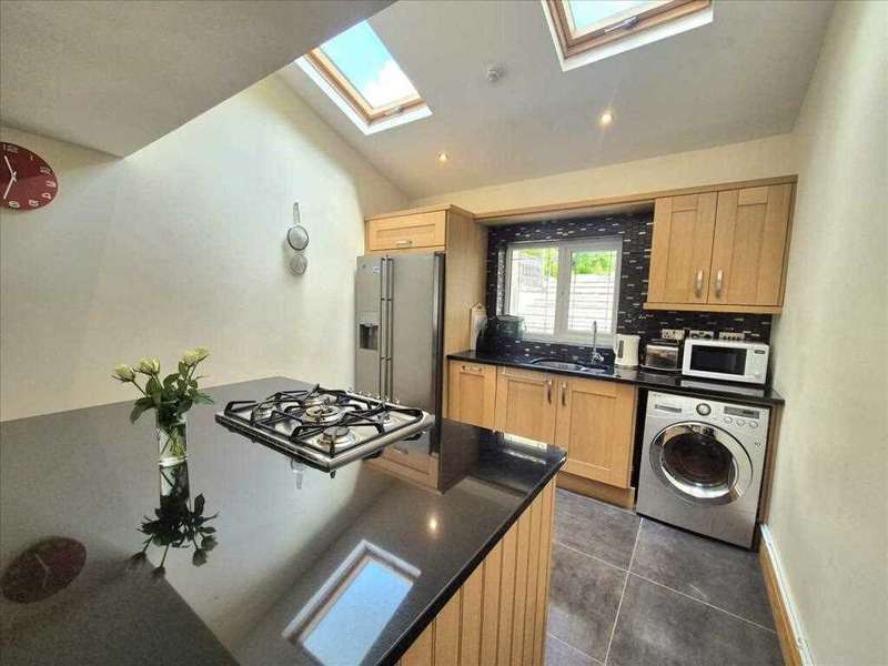 3 Bedrooms Semi Detached House for sale in Brithweunydd, Tonypandy, CF40