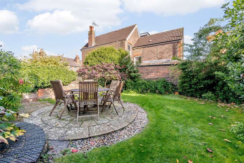 Property for Sale in Wherwell Road, Guildford, Surrey, Gu2