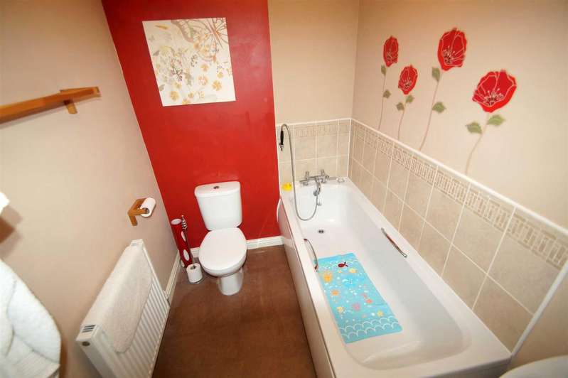Property to rent in Blenkinsop Way, Leeds, Ls10 4gg