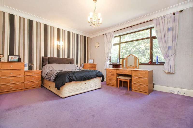 Property for Sale in South Drive, Woolsington, Newcastle Upon Tyne