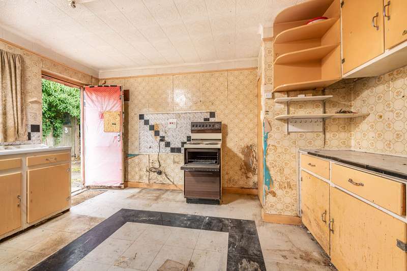 Property for Sale in Tristram Road, Ducklington, Ox29