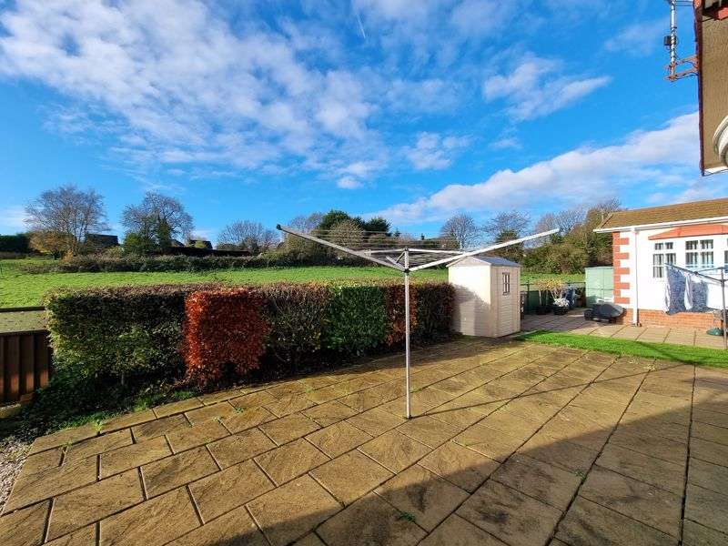 Property for Sale in Meadow Park, Plox Brow, Tarleton, Preston, Pr4