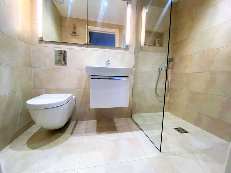 Property for Sale in Beavers Road, Farnham, Surrey, Gu9