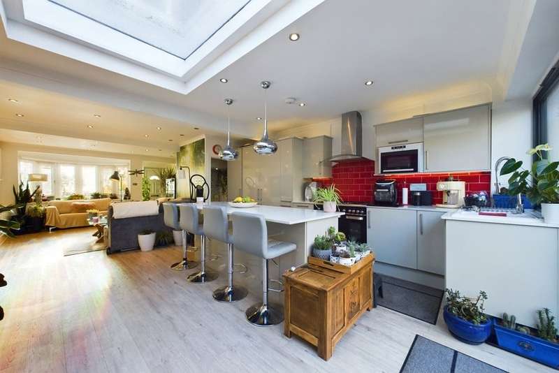 Properties for Sale in Ruislip, Melthorne Drive Ruislip Middlesex