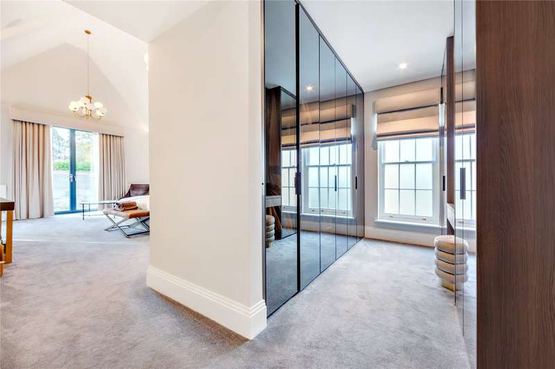 Property for Sale in Newlands Avenue, Radlett, Hertfordshire, Wd7