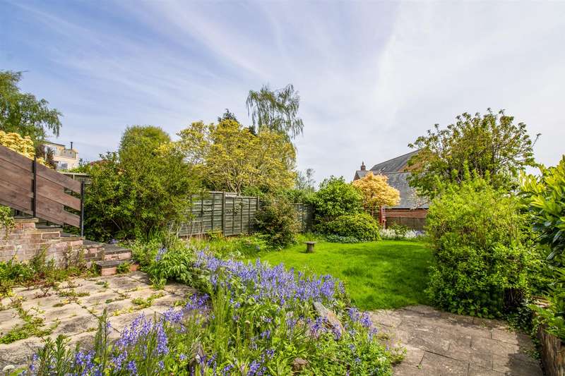 Property for Sale in Runtlings Lane, Ossett, Wf5