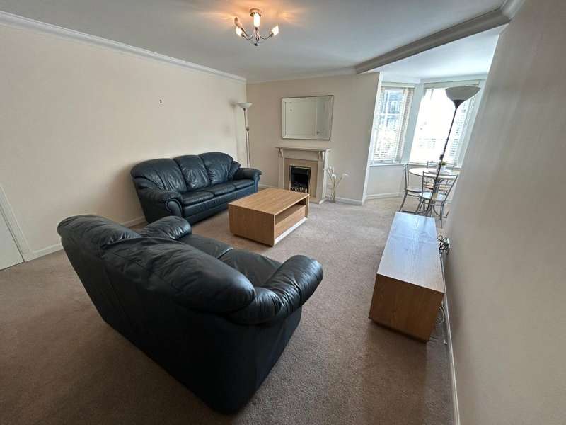 2 Bedrooms Flat for rent in Fonthill Avenue, Ferryhill, Aberdeen, AB11