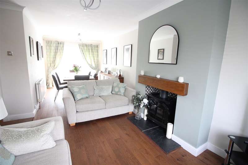 Property for Sale in Earlswood Crescent, Kippax, Leeds, Ls25