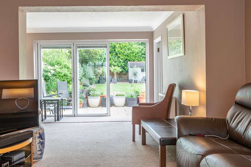 Property for Sale in Lovelace Drive, Pyrford, Surrey, Gu22