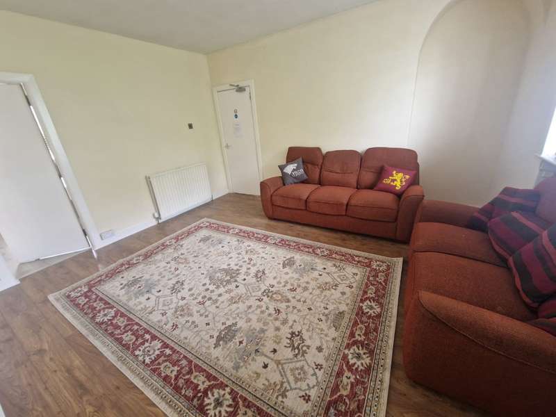 3 Bedrooms Flat for rent in Printfield Walk, Woodside, Aberdeen, AB24