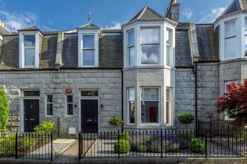 4 Bedrooms Terraced House for rent in Carlton Place, Aberdeen, AB15