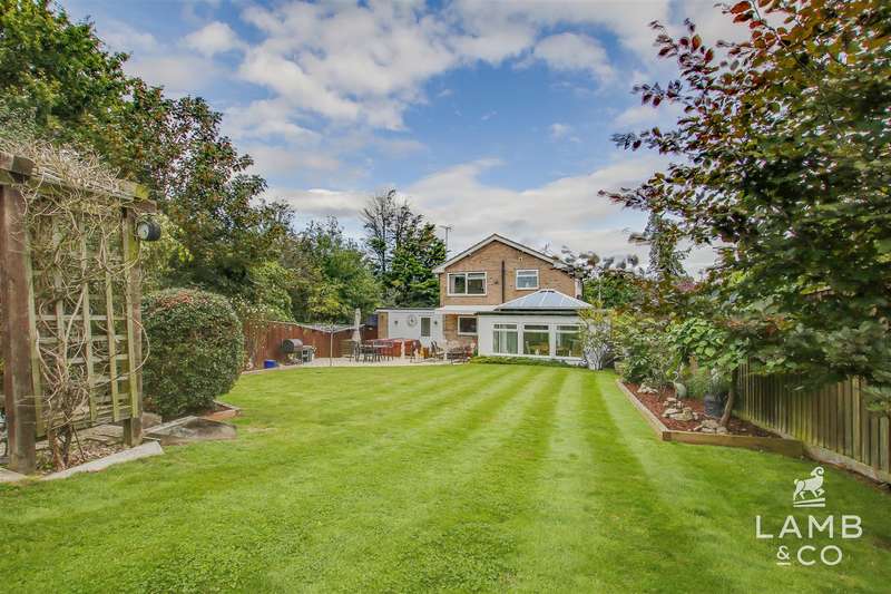 4 Bedrooms Detached House for sale in Orchard Close, Ramsey, CO12