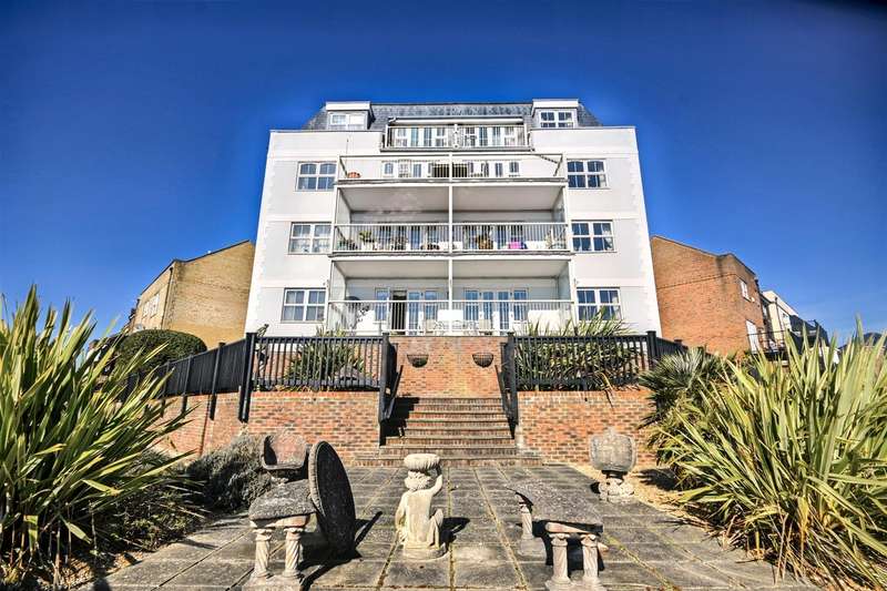 4 Bedrooms Flat for sale in St. Lawrence Mews, Eastbourne, BN23