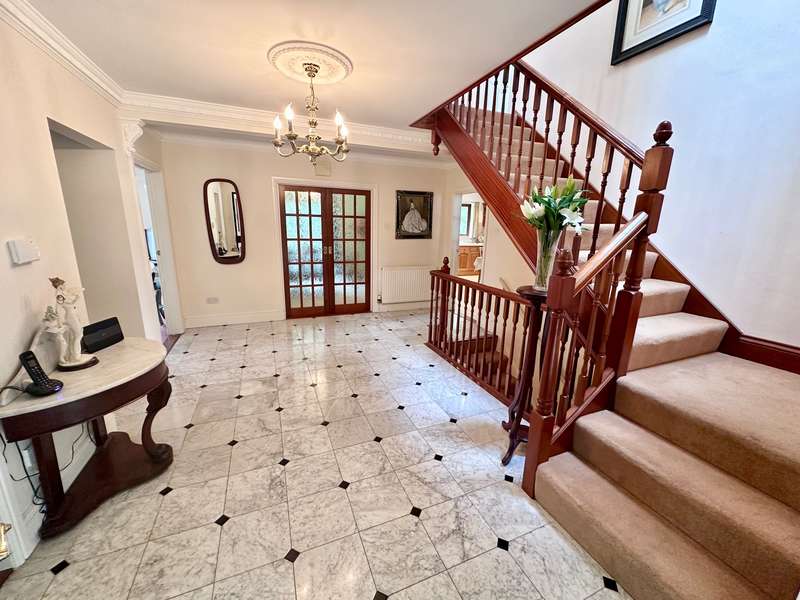 7 Bedrooms Detached House for sale in Highfield House, Pontnewynydd, Pontypool, NP4