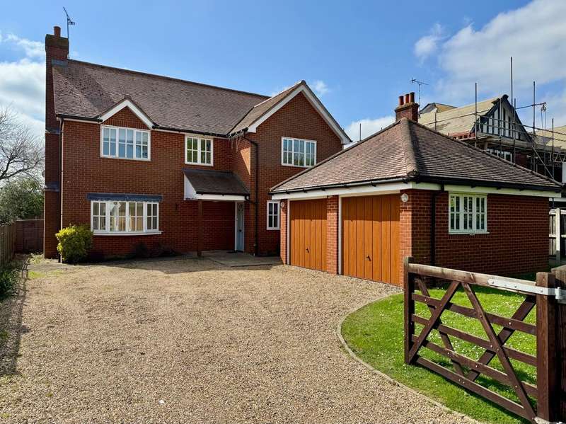 4 Bedrooms Detached House for sale in The Avenue, North Fambridge, CM3