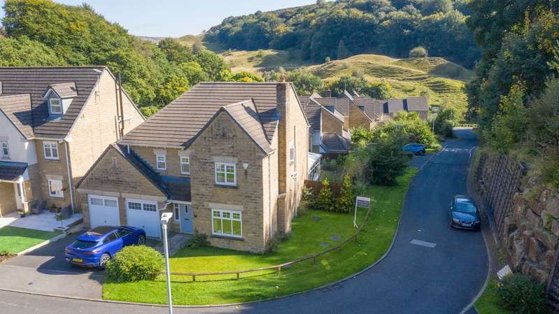 5 Bedrooms Property for sale in Ramsden Wood Road, Todmorden, OL14