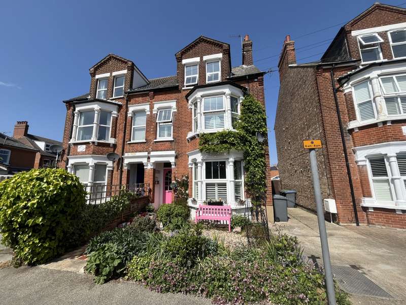 5 Bedrooms Semi Detached House for sale in Stoneleigh, Cobbold Road, Felixstowe, IP11