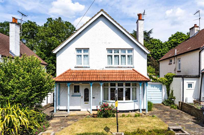 4 Bedrooms House for sale in Highlands Avenue, Leatherhead, Surrey, KT22