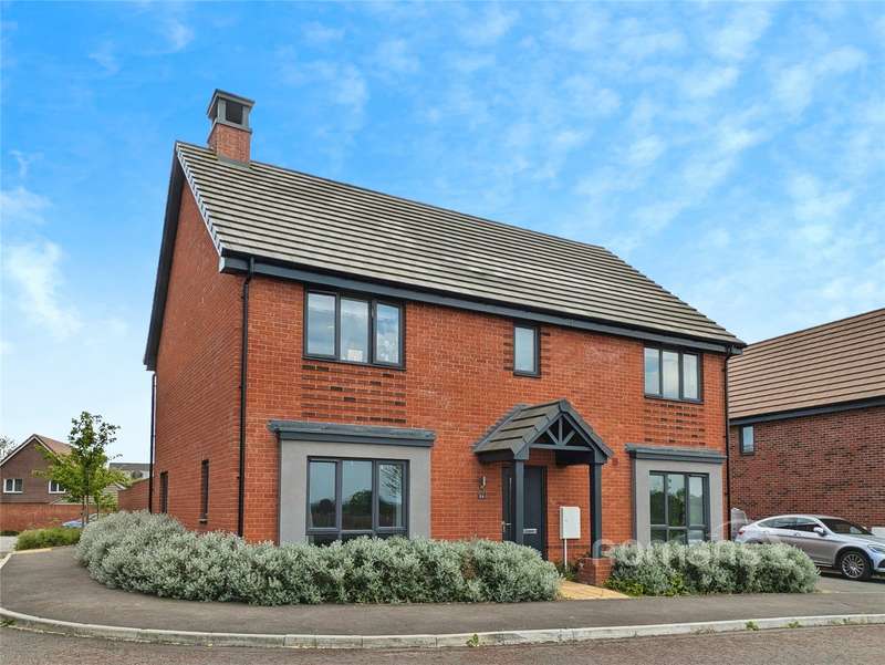 4 Bedrooms House