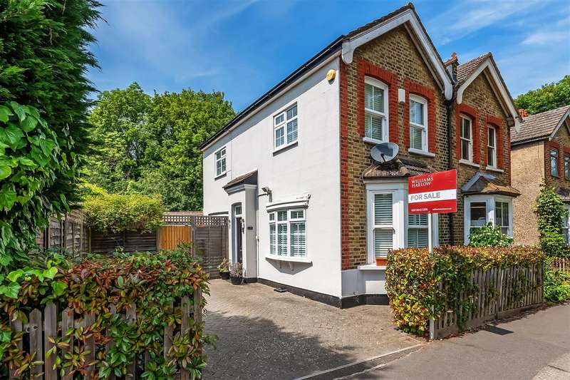 3 Bedrooms Semi Detached House for sale in Shorts Road, Carshalton, SM5