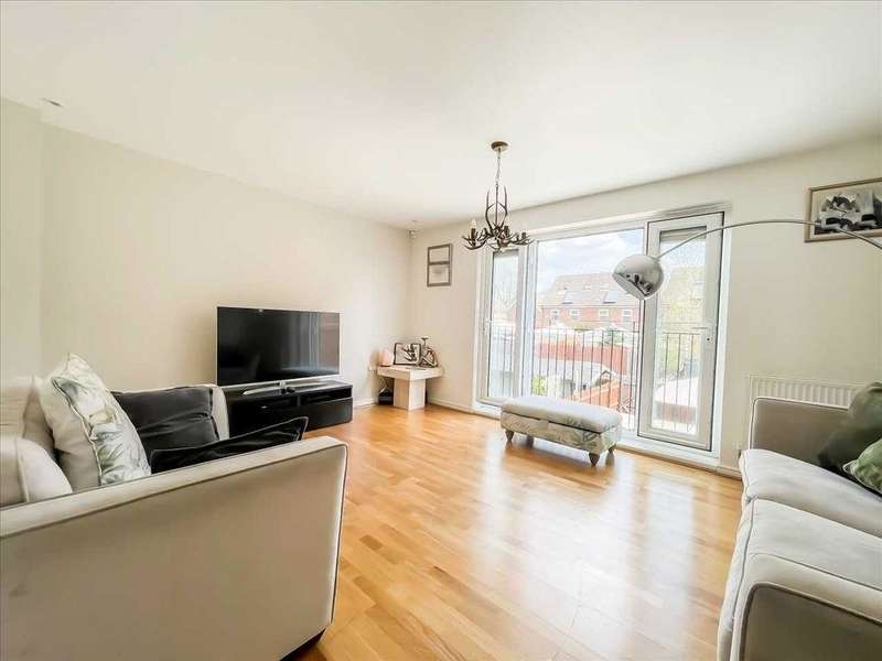 5 Bedrooms Terraced House for rent in Eagle Road, Cippenham, Slough, SL1