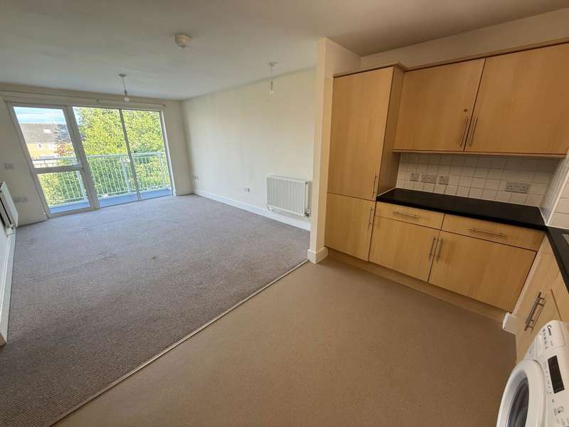 3 Bedrooms Flat for rent in Moulsford Mews, Reading, RG30