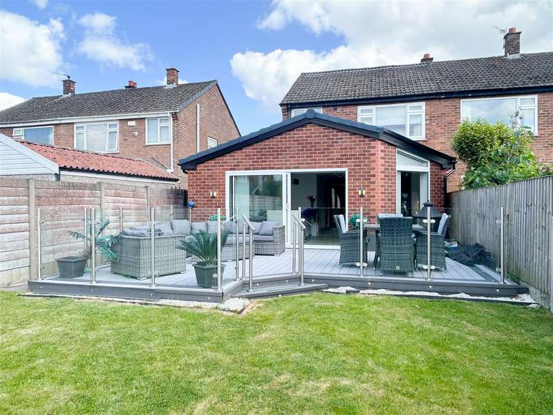 3 Bedrooms Semi Detached House for sale in Arnesby Avenue, Sale, M33