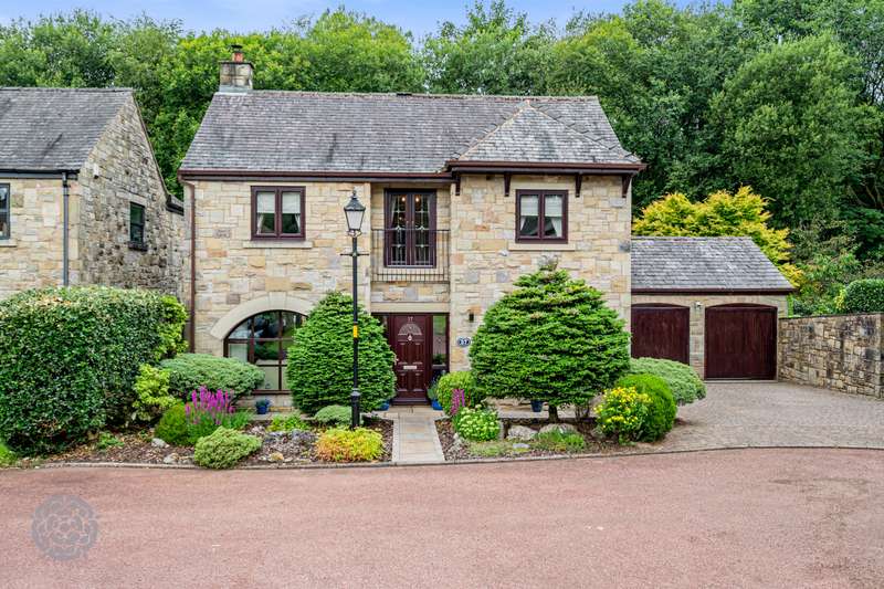 4 Bedrooms House for sale in Bradshaw Hall Drive, Bradshaw, Bolton, BL2