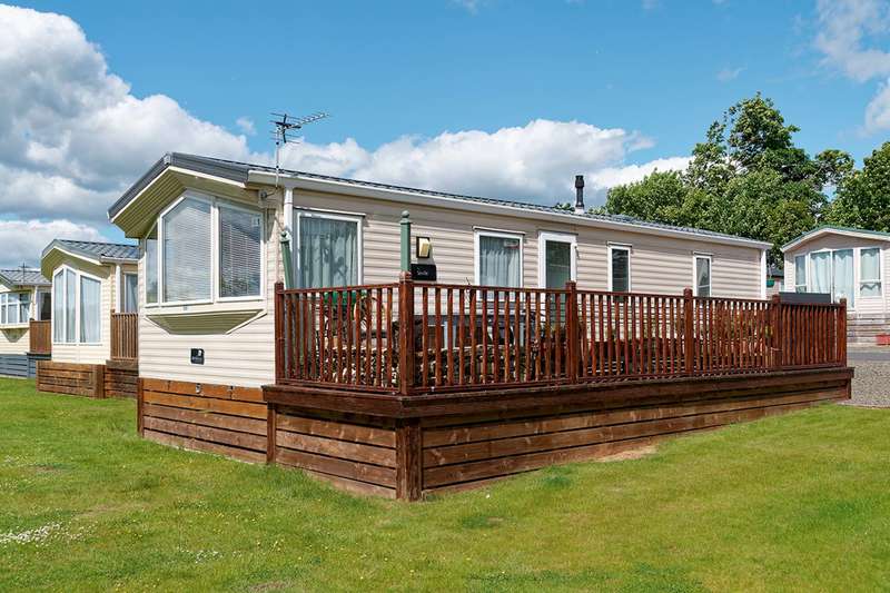 2 Bedrooms Park Home Mobile Home
