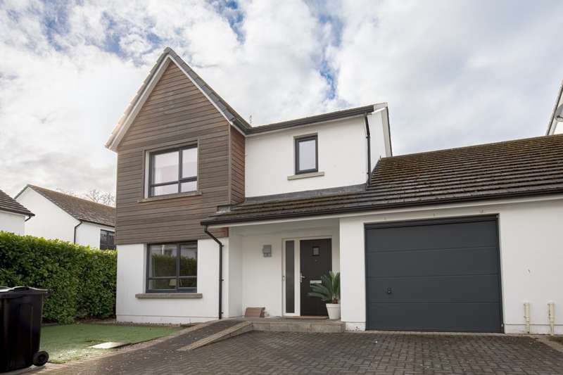 3 Bedrooms Property for rent in Aspen Place, Stoneywood, Aberdeen, AB21