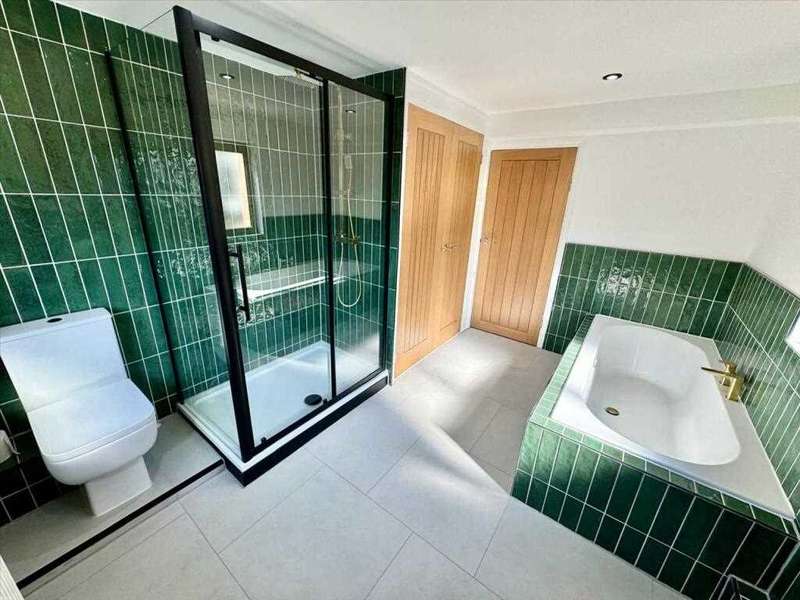 3 Bedrooms Terraced House for sale in Lewis Street, Tonypandy, CF40