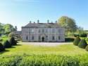8 Bedrooms House