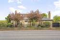 5 Bedrooms Detached House