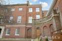 4 Bedrooms Town House