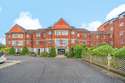 2 Bedrooms Flat