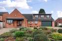 5 Bedrooms Detached House